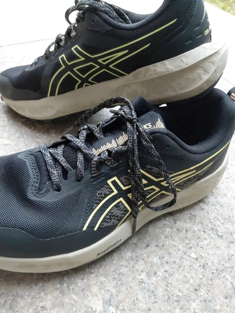 Tweedehands Asics Gel-Sonoma 8 bike — afbeelding 2 van 5