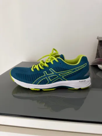 Used Asics GEL DS Trainer 23 Running Shoes