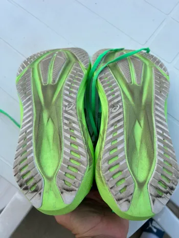 Used Asics Novablast 5 bike — image 3 of 4