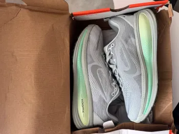 Used Nike Vomero Running Shoes
