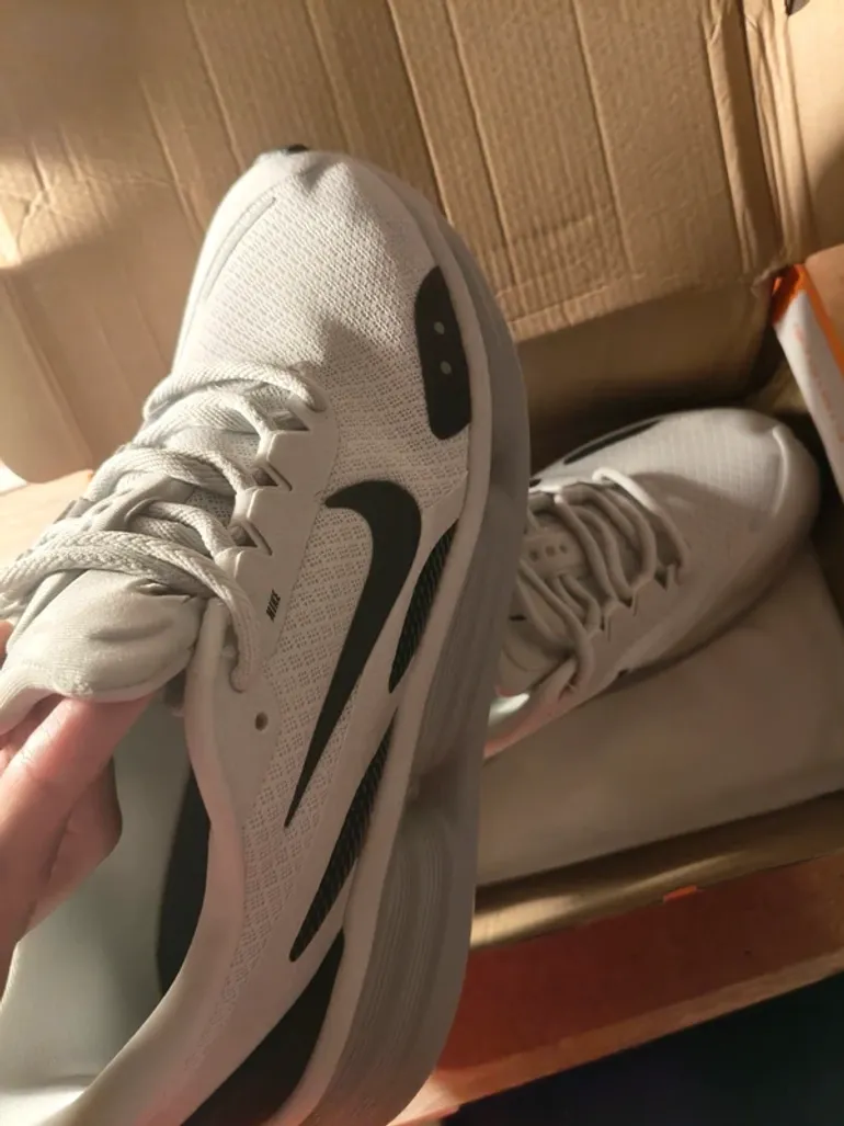 Used Nike Running Shoes Size 44 bike — image 2 of 9