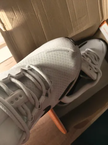 Used Nike Running Shoes Size 44 bike — image 4 of 9