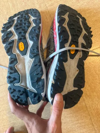 Used Salomon HOKA Speedgoat 6 bike — image 2 of 4