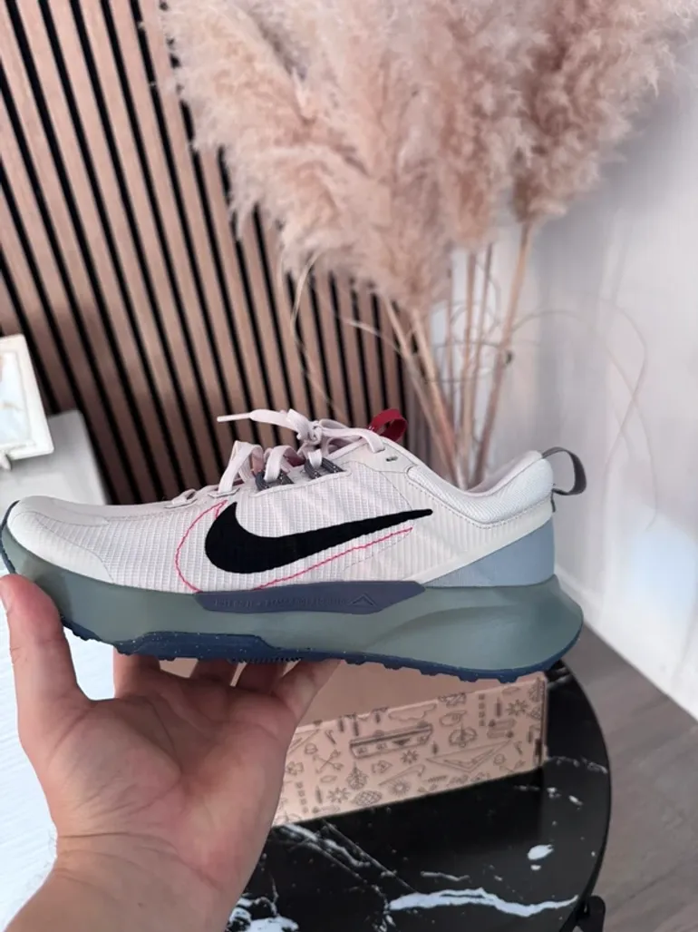 Used Nike Running Shoes T40 bike — image 3 of 5