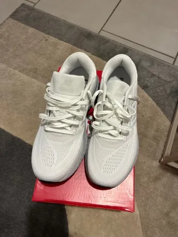 Brugt New Balance Evoz Running Shoes