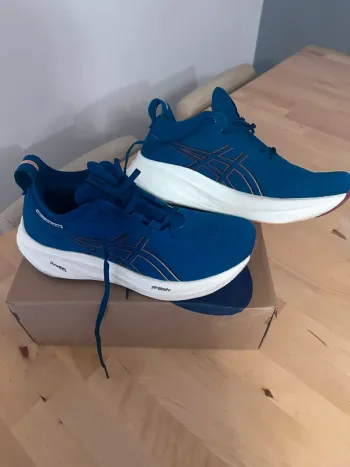 Brugt Orange Gel-Nimbus 26 Running Shoes