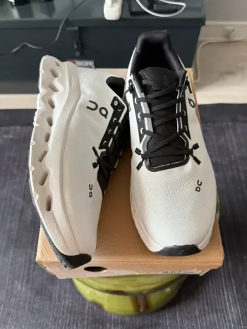 Used 100% Cloud Running Shoes