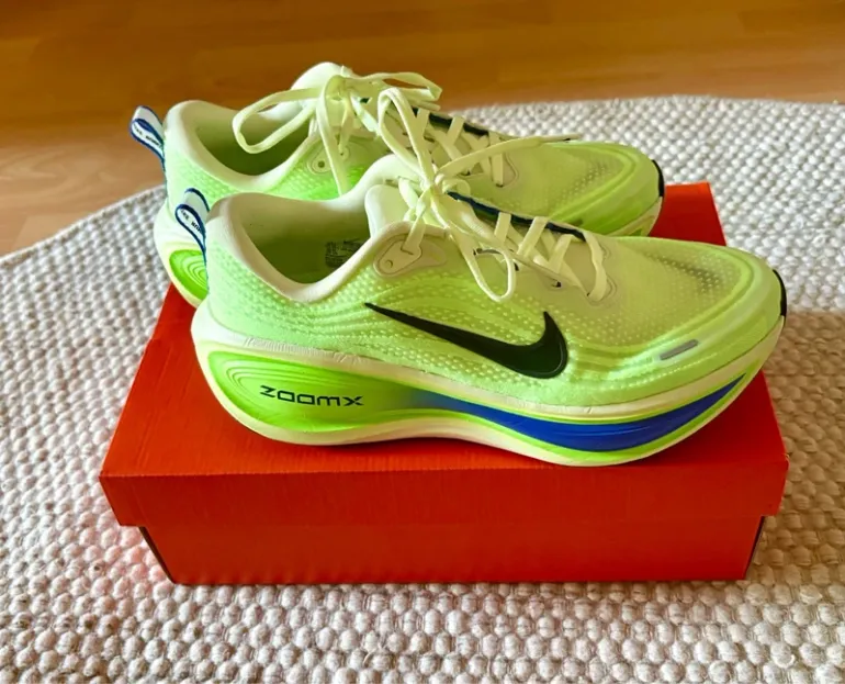 Tweedehands Nike Vomero Plus 2026 bike — afbeelding 2 van 8