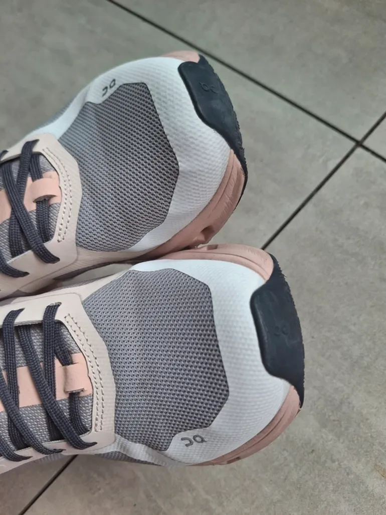 Used On Running Cloudrunner bike — image 8 of 10