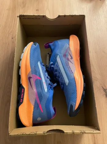 Used Pegasus Trail 5 GTX Running Shoes