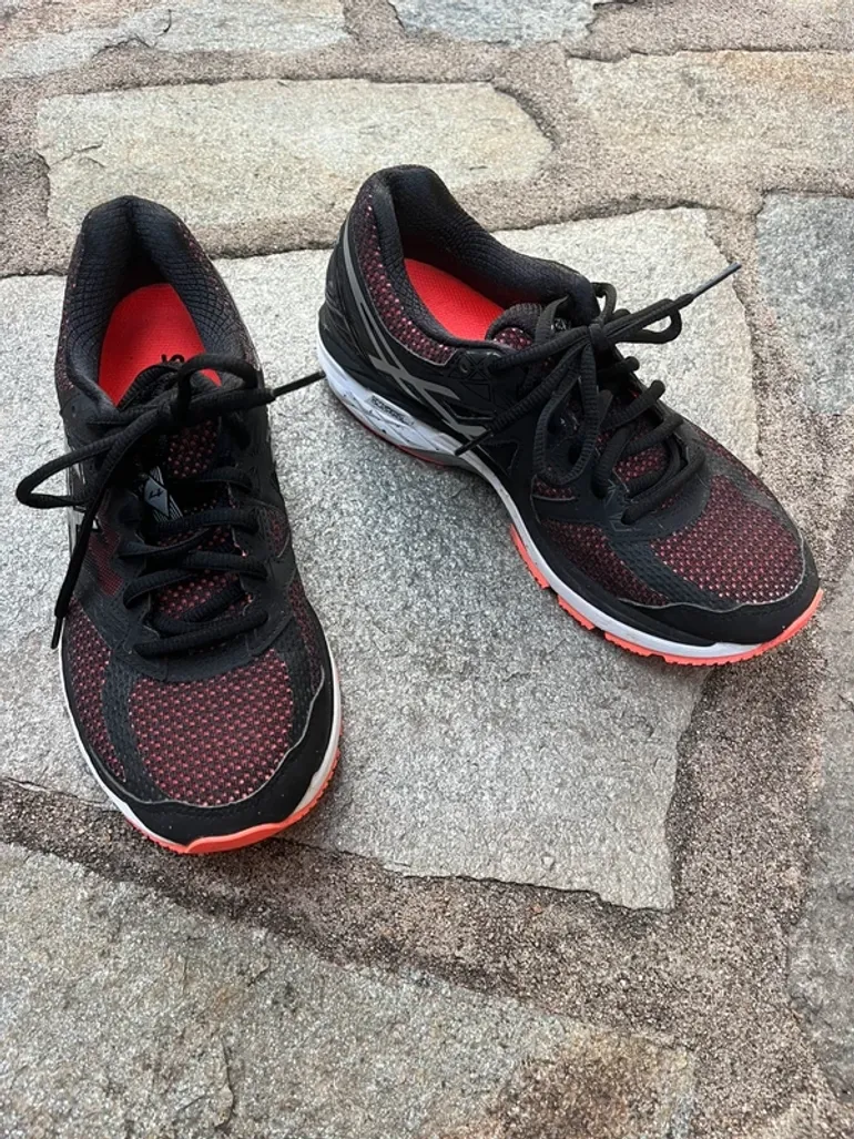 Used Asics GT-2000 bike — image 4 of 7