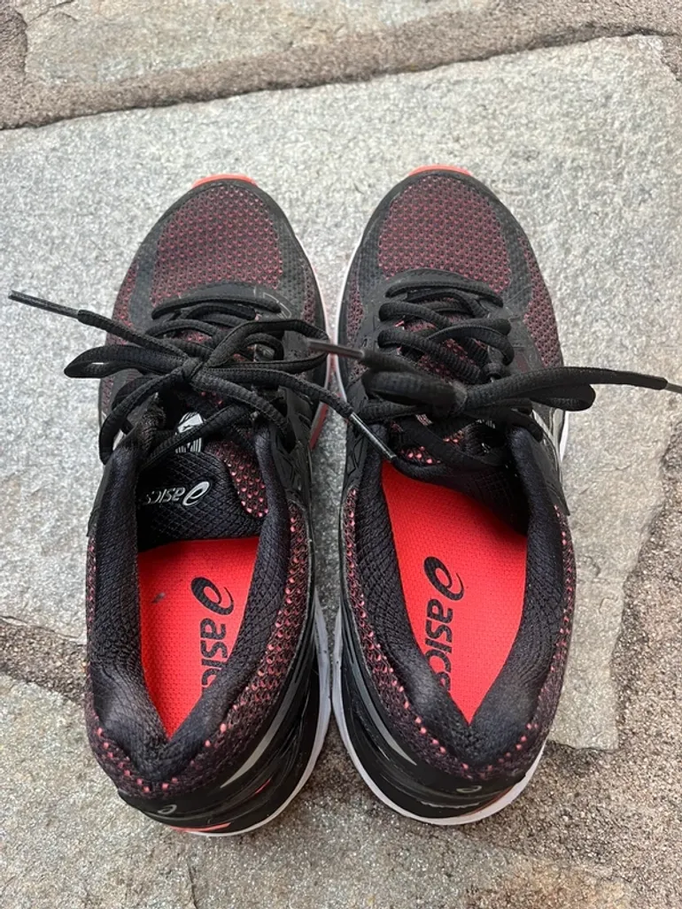 Used Asics GT-2000 bike — image 2 of 7