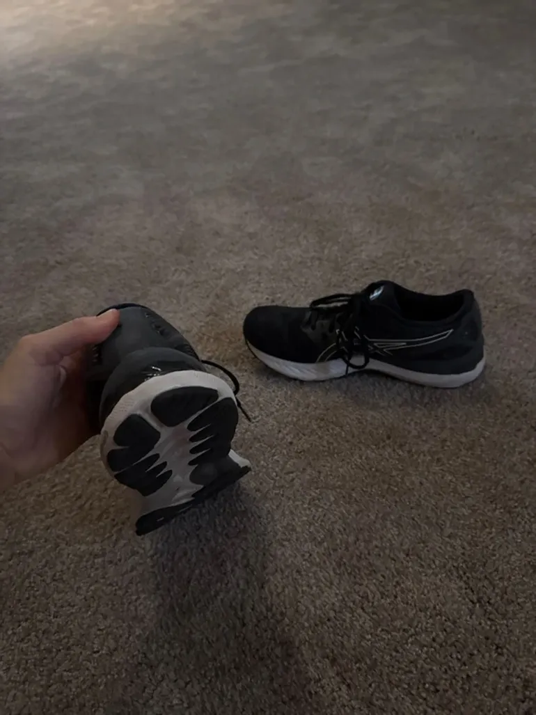 Used Asics sport schoenen zwart wit bike — image 3 of 4