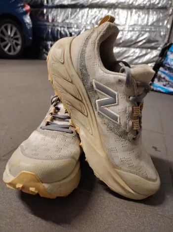 Used New Balance Hierro V9 Running Shoes