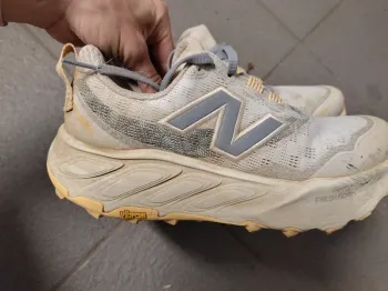 Used New Balance Hierro V9 bike — image 2 of 5