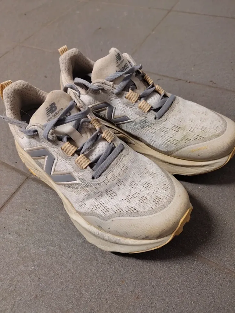 Used New Balance Hierro V9 bike — image 3 of 5