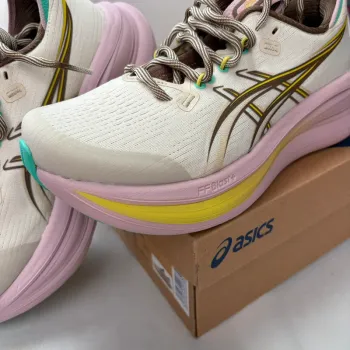 Used Asics Gel-Nimbus 28 TR bike — image 8 of 10