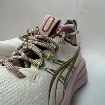 Used Asics Gel-Nimbus 28 TR bike — image 3 of 10