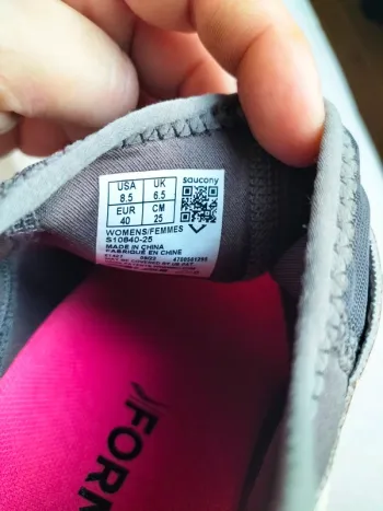 Used Saucony Peregrine 13 bike — image 5 of 9