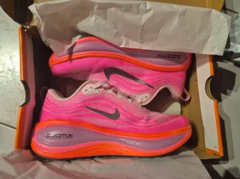 Używany Rose Vomero Plus Running Shoes