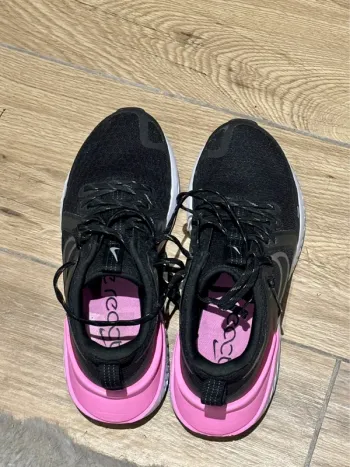 Used Nike Basket femme Running Shoes