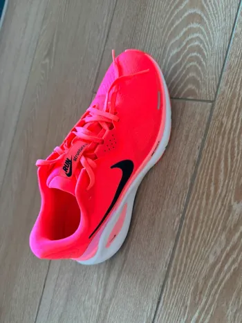 Nike Structure 26 Running Shoes d'occasion