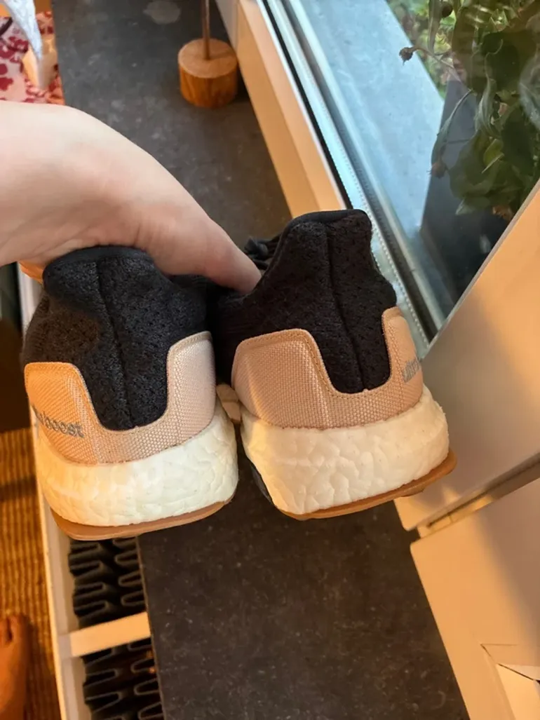 Used Adidas Ultra Boost bike — image 4 of 6