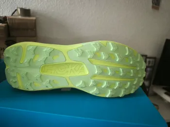 Hoka Running Shoes bike usato — immagine 4 di 5