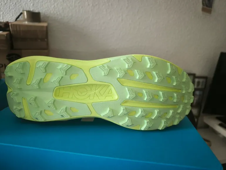 Hoka Running Shoes bike usato — immagine 4 di 5