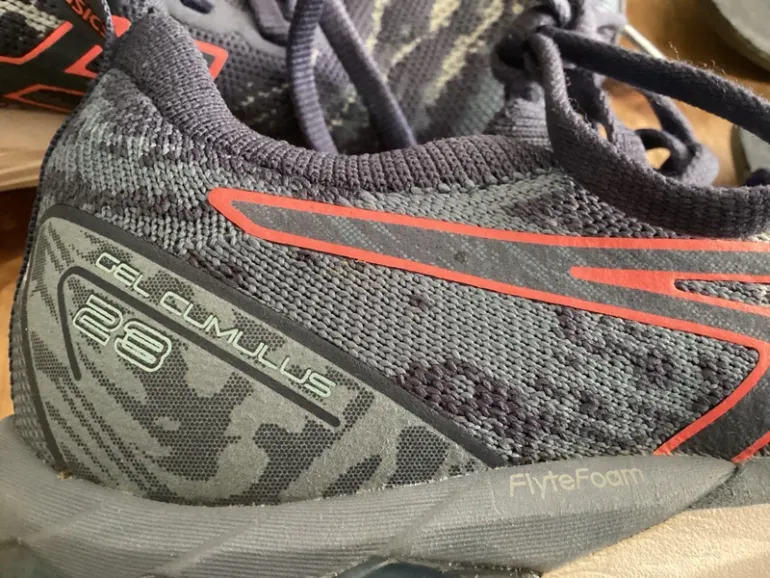 Used Asics Gel Cumulus 23 bike — image 13 of 13