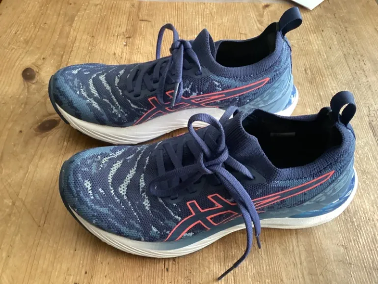 Used Asics Gel Cumulus 23 bike — image 3 of 13