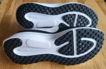 Tweedehands Nike Revolution 8 bike — afbeelding 6 van 7