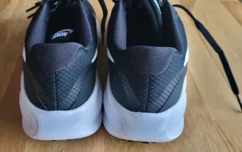 Tweedehands Nike Revolution 8 bike — afbeelding 4 van 7
