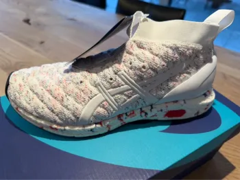 Used Asics HyperGEL-Kan Running Shoes