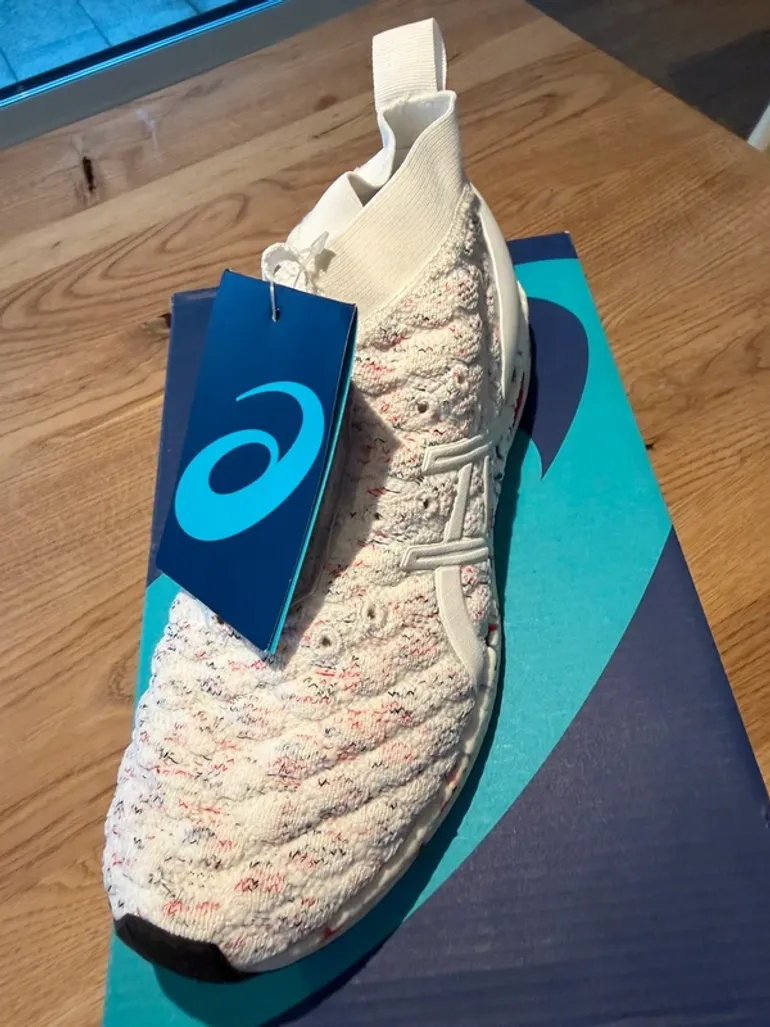 Used Asics HyperGEL-Kan bike — image 2 of 4