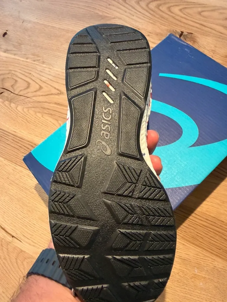 Used Asics HyperGEL-Kan bike — image 4 of 4