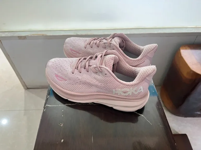 Used Rose Hoka Schuhe Größe 40 bike — image 3 of 4