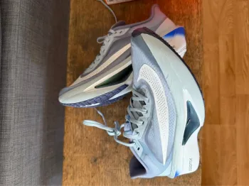Used Nike Zoom Fly 6 bike — image 2 of 7