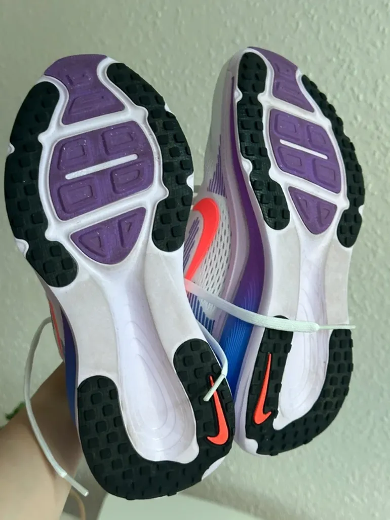 Tweedehands Nike Vomero 18 bike — afbeelding 2 van 3