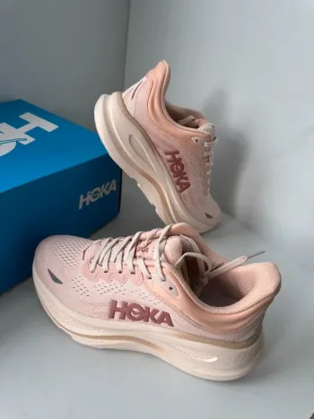 Used Hoka Chaussures roses taille 40 Running Shoes