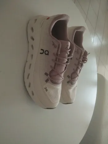 Used Rose Cloud Running Shoes