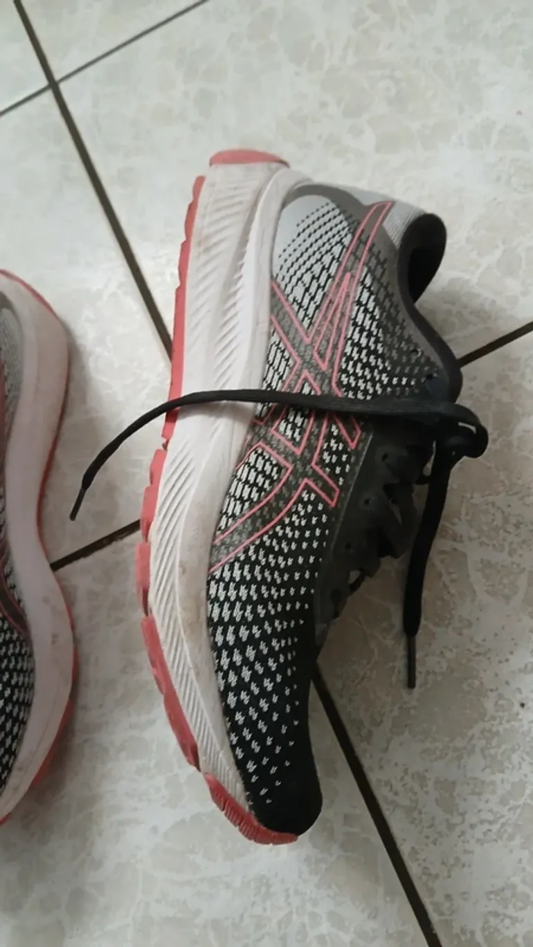 Used Asics Sportschuhe Gr. 42 bike — image 2 of 7
