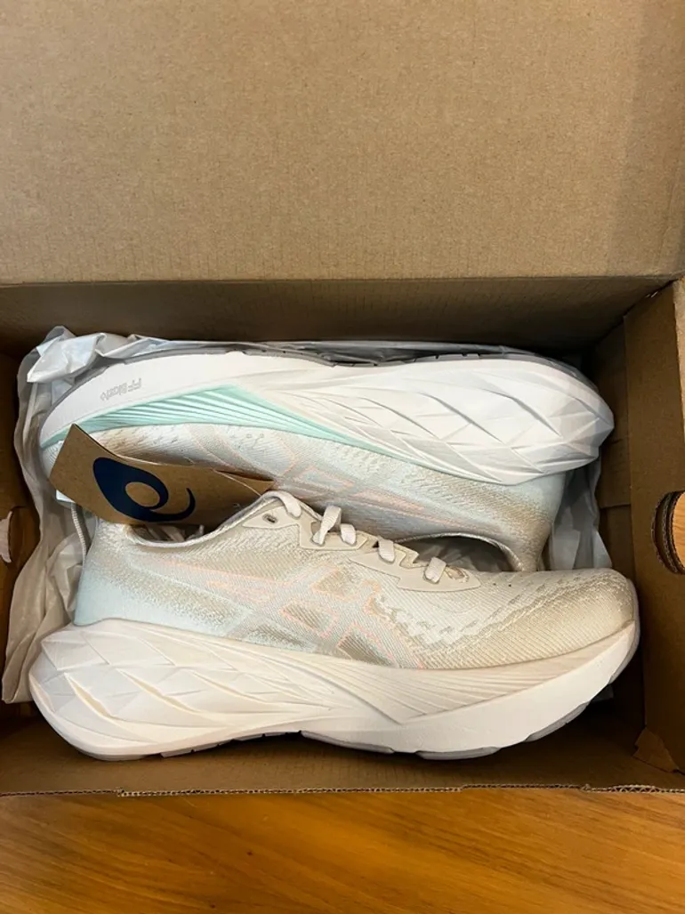 Used Asics Novablast 4 bike — image 4 of 15