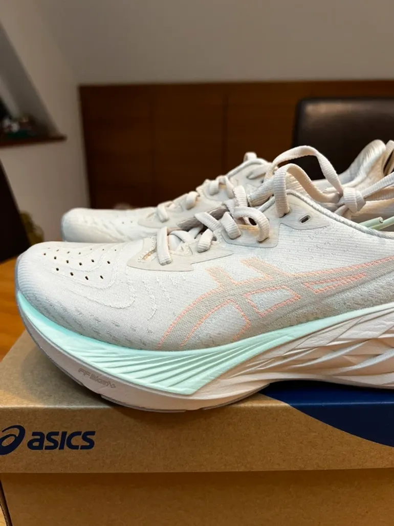 Used Asics Novablast 4 bike — image 3 of 15
