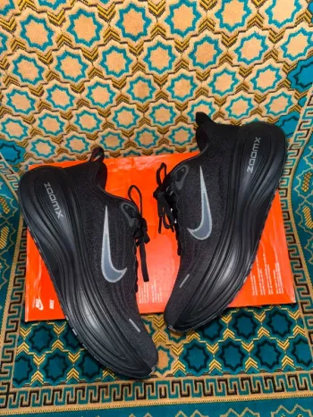 Tweedehands Element Vomero Plus Running Shoes
