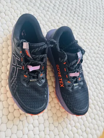 Used Orange Asics Trail Running Schuhe Gore-Tex bike — image 3 of 4