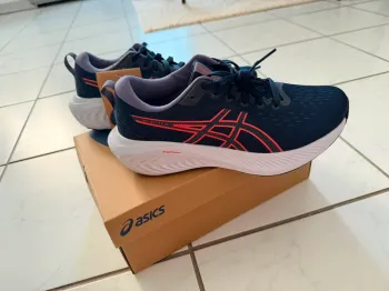 Used Asics Shoes bike — image 6 of 7