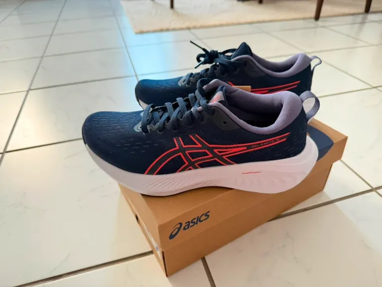 Used Asics Shoes bike — image 5 of 7