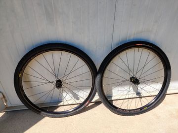Used Mavic allroad allu 2023 bike — image 6 of 7