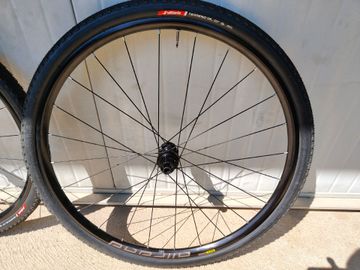 Used Mavic allroad allu 2023 bike — image 5 of 7
